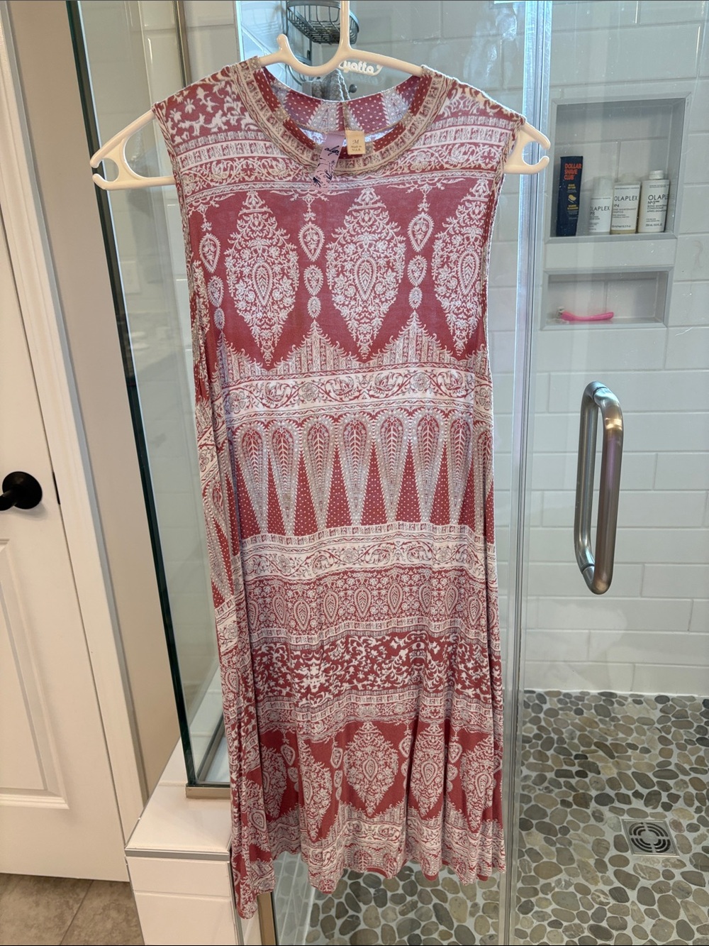 Alya Sleeveless Paisley-Print Midi Dress in Red and White